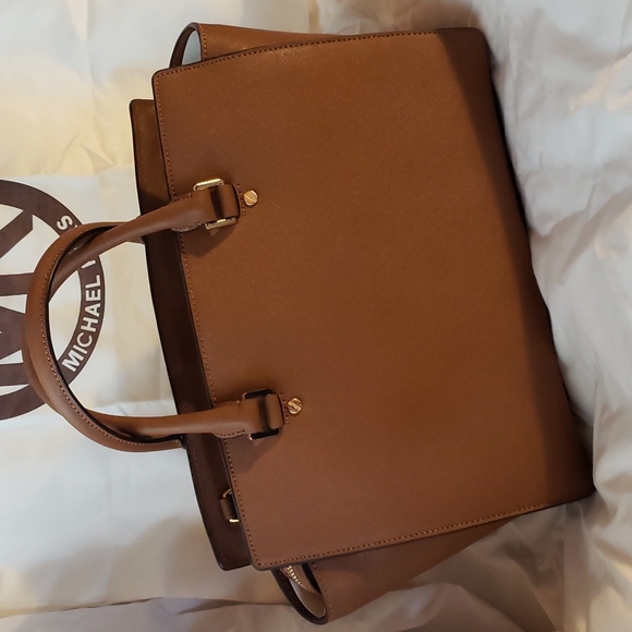 NWOT MK Selma Satchel - Picture 2 of 6